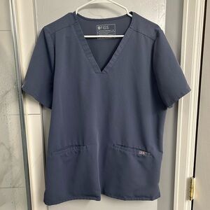 Figs 2 pocket scrub top